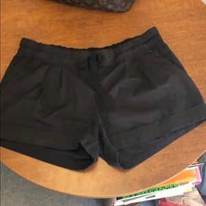 Used size 10 Lulu breakaway shorts 3 inch inseam
